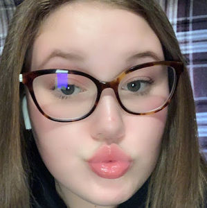Meet your Posher, Adriana